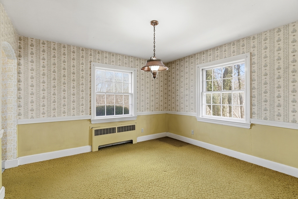 27 Valentine Road Framingham, MA 01702 - Photo 9 of 42 Gallery Image 9