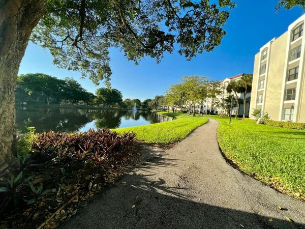 $2,600 | 2025 Lavers Circle, Unit D107, Delray Beach, FL 33444