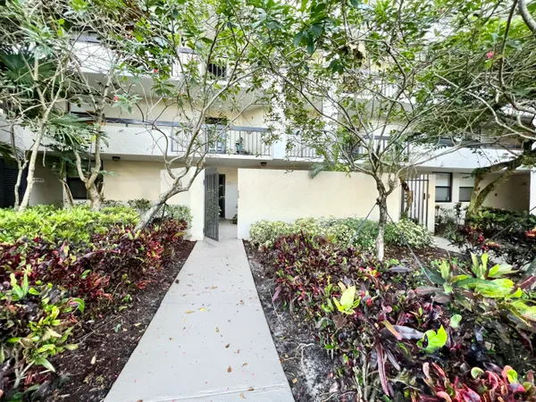$2,600 | 2025 Lavers Circle, Unit D107, Delray Beach, FL 33444