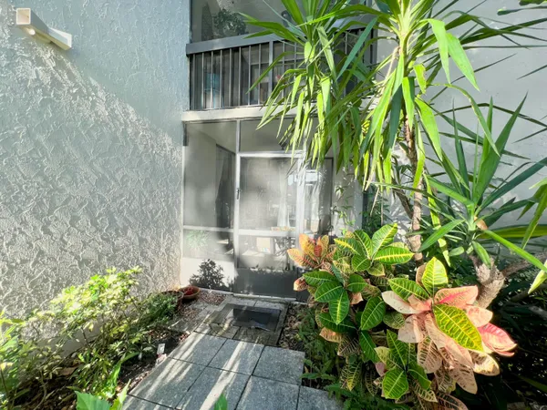 $2,600 | 2025 Lavers Circle, Unit D107, Delray Beach, FL 33444