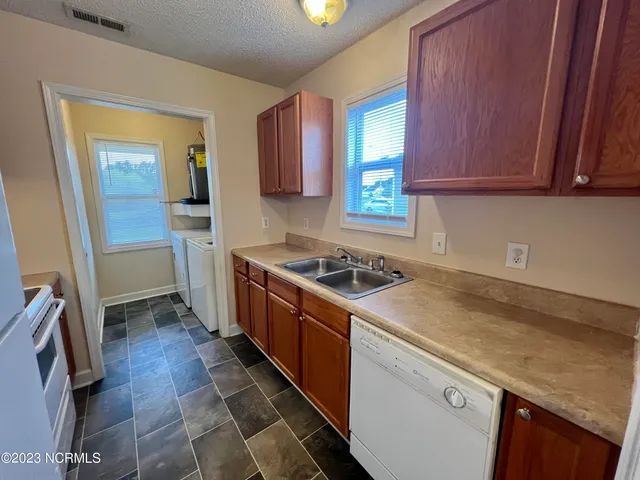 $1,700 | 204 Meadowlark Lane, Elizabeth City, NC 27909