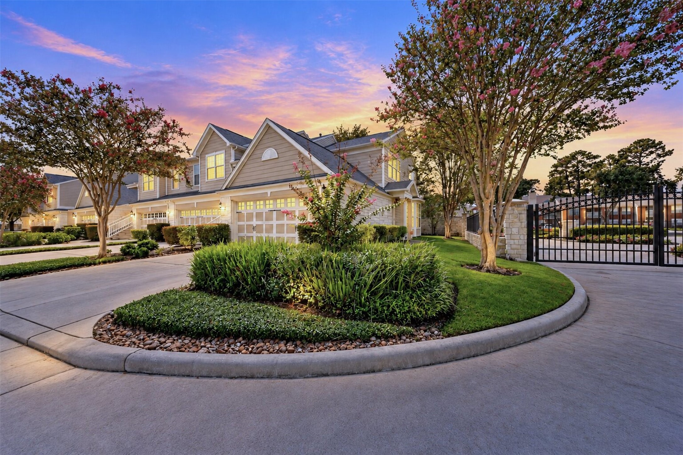 13600 Breton Ridge Street, Unit 17D Houston, TX 77070 - Photo 2 of 20 Gallery Image 2