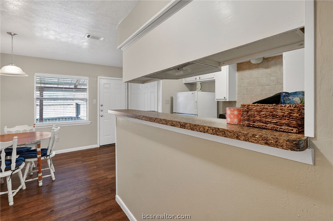 1400 Summit Street, Unit B College Station, TX 77845 - Photo 7 of 28