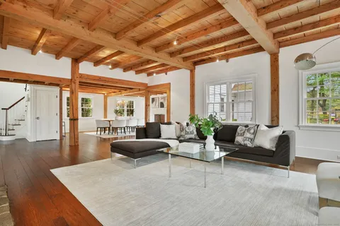 $5,300,000 | 24 Compo Parkway, Westport, CT 06880