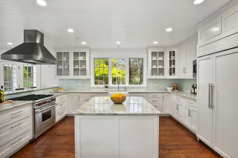 $5,300,000 | 24 Compo Parkway, Westport, CT 06880