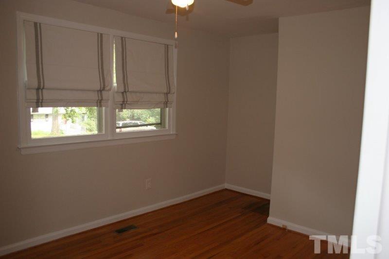 424 Ridgefield Road Chapel Hill, NC 27517 - Photo 11 of 19 Gallery Image 11