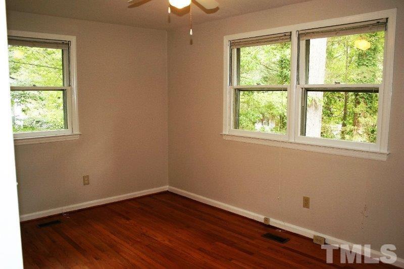 424 Ridgefield Road Chapel Hill, NC 27517 - Photo 9 of 19 Gallery Image 9