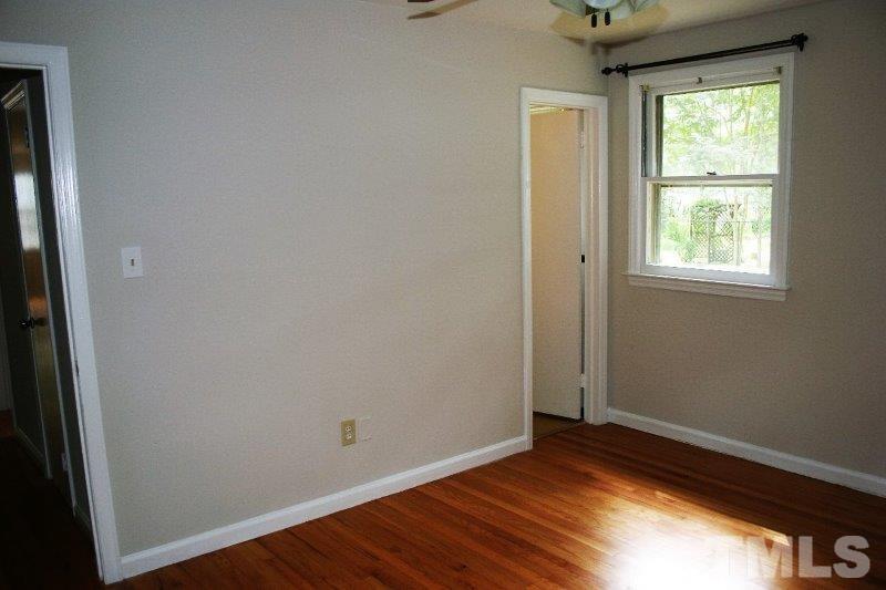 424 Ridgefield Road Chapel Hill, NC 27517 - Photo 10 of 19 Gallery Image 10