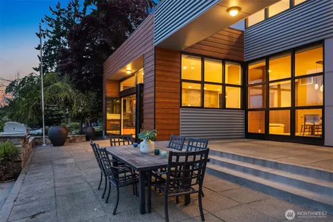 $9,100,000 | 3840 East Mercer Way, Mercer Island, WA 98040