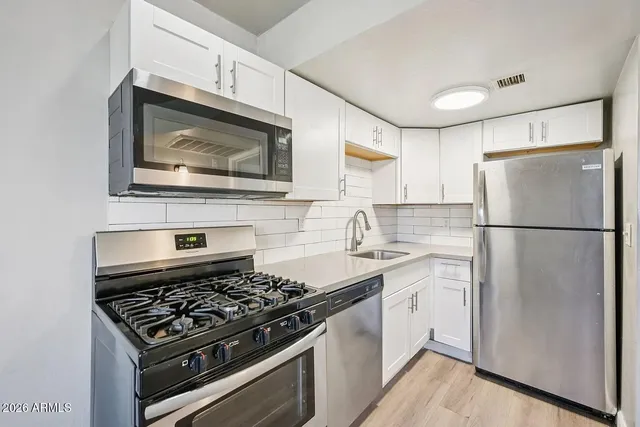 $899 | 2931 North 38th Street, Unit 20, Phoenix, AZ 85018