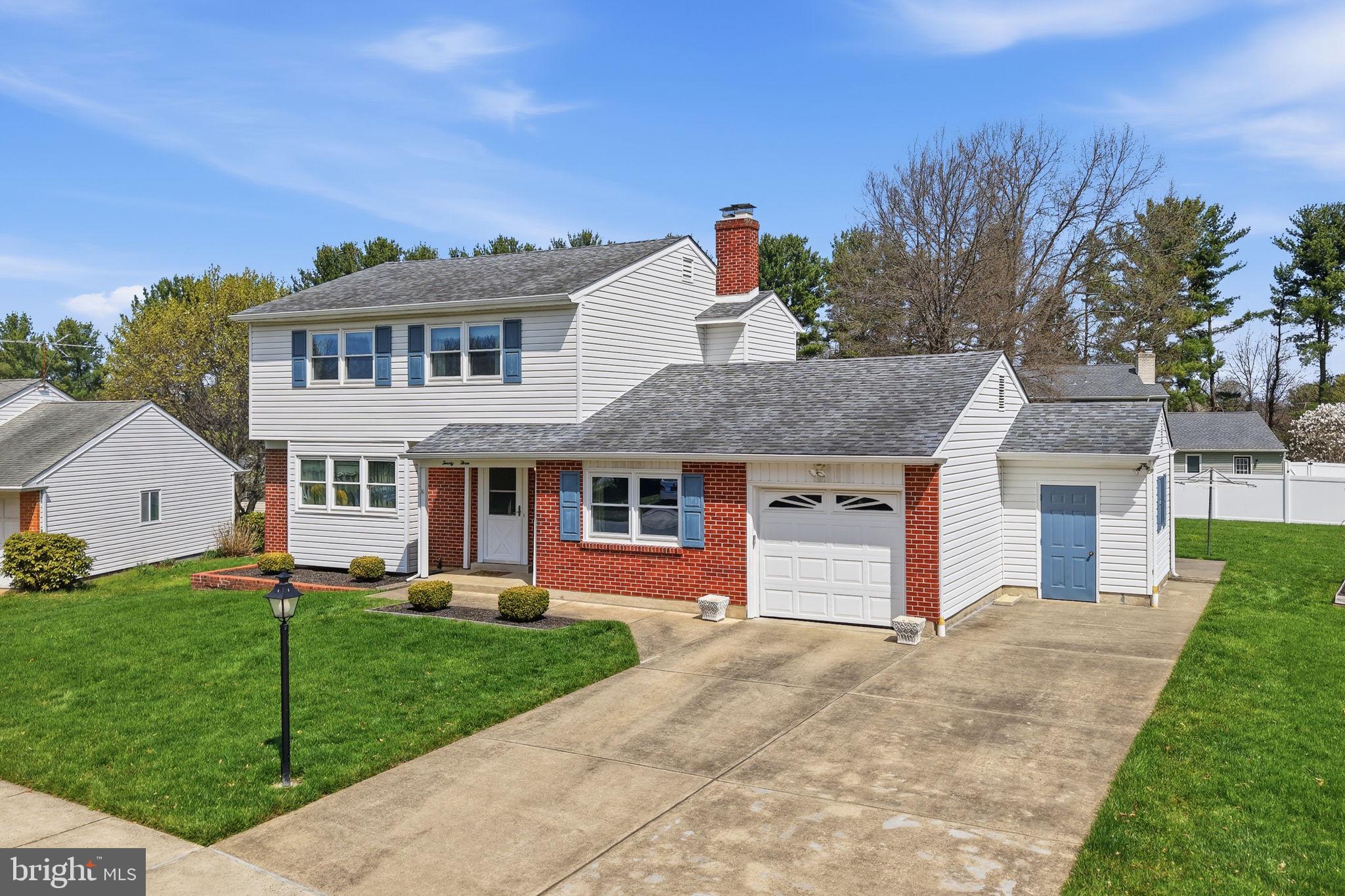 23 Higgins Road Newark, DE 19711 - Photo 2 of 54