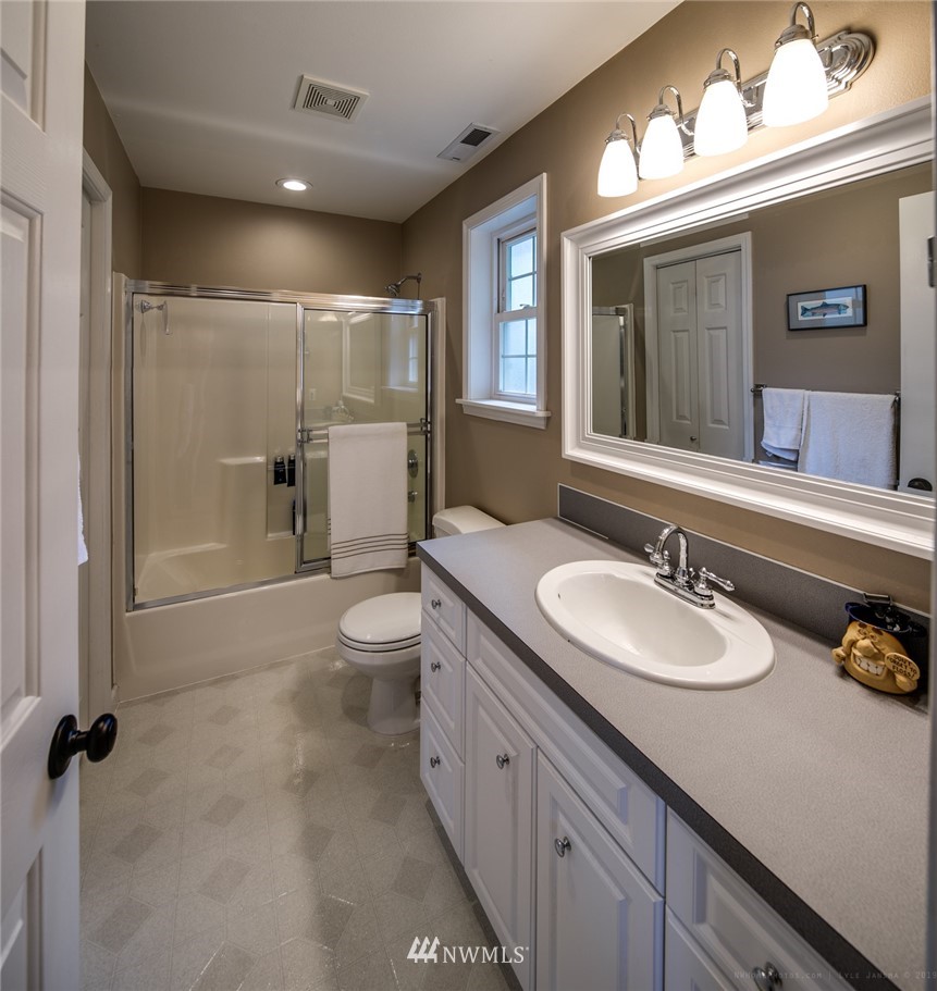 2944 McLeod Road Bellingham, WA 98225 - Photo 17 of 23 Gallery Image 17