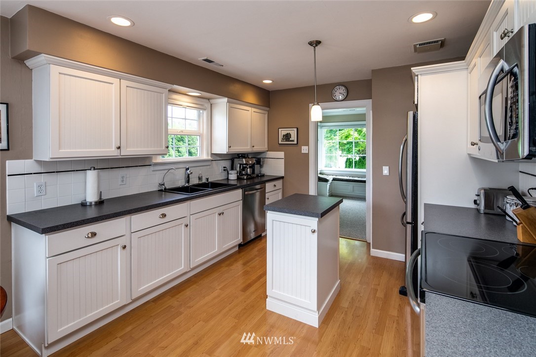 2944 McLeod Road Bellingham, WA 98225 - Photo 9 of 23 Gallery Image 9