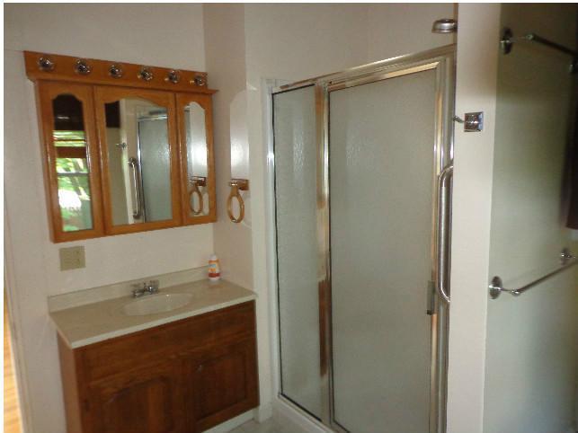 87 Middle Street Hallowell, ME 04347 - Photo 13 of 28 Bathroom.