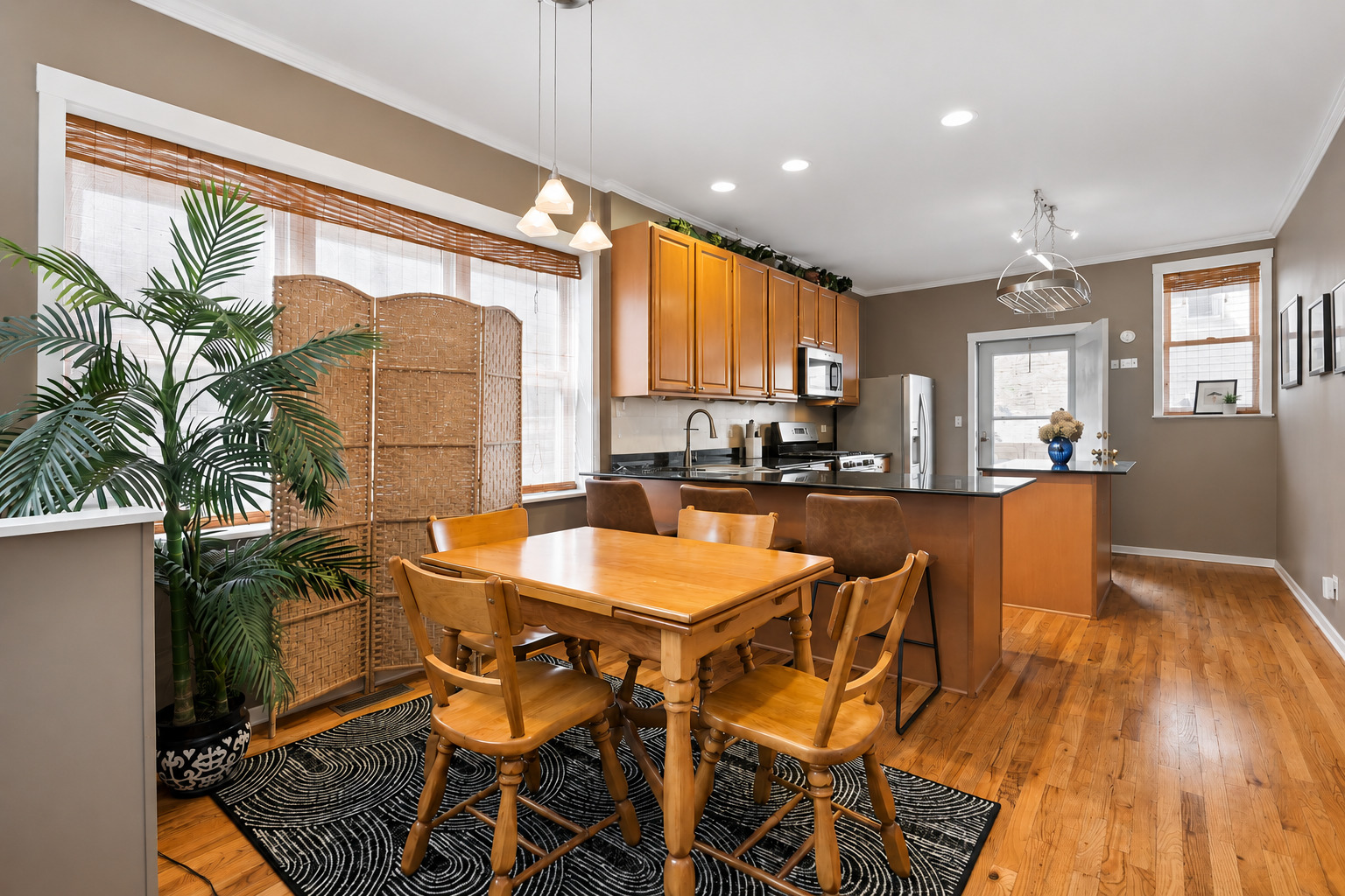 3124 West Cullom Avenue, Unit 1 Chicago, IL 60618 - Photo 4 of 20