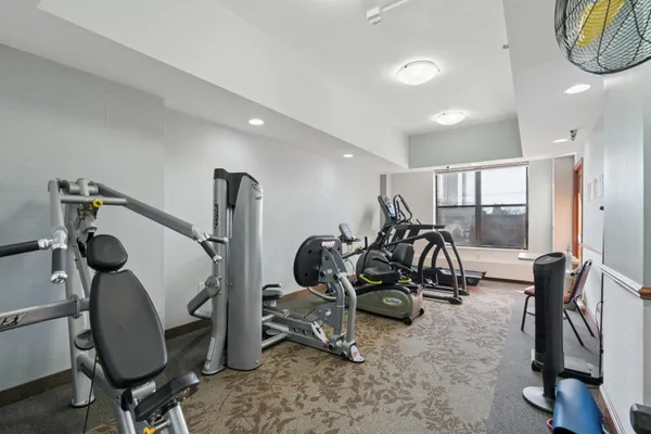 $84,900 | 7600 Golden Valley Road, Unit 405, Golden Valley, MN 55427