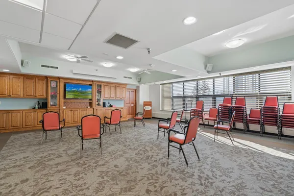 $84,900 | 7600 Golden Valley Road, Unit 405, Golden Valley, MN 55427