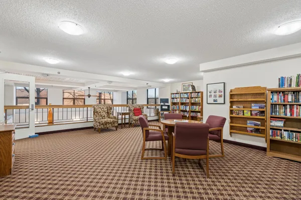 $84,900 | 7600 Golden Valley Road, Unit 405, Golden Valley, MN 55427