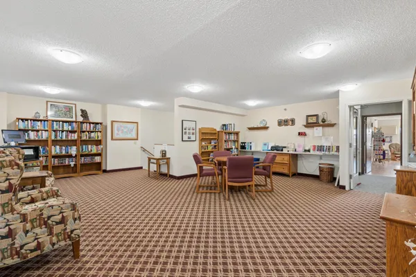 $84,900 | 7600 Golden Valley Road, Unit 405, Golden Valley, MN 55427