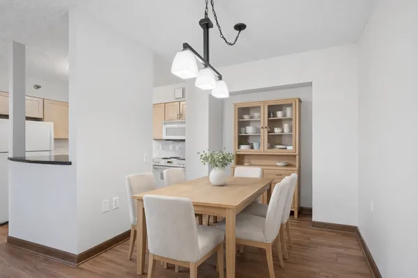 $84,900 | 7600 Golden Valley Road, Unit 405, Golden Valley, MN 55427