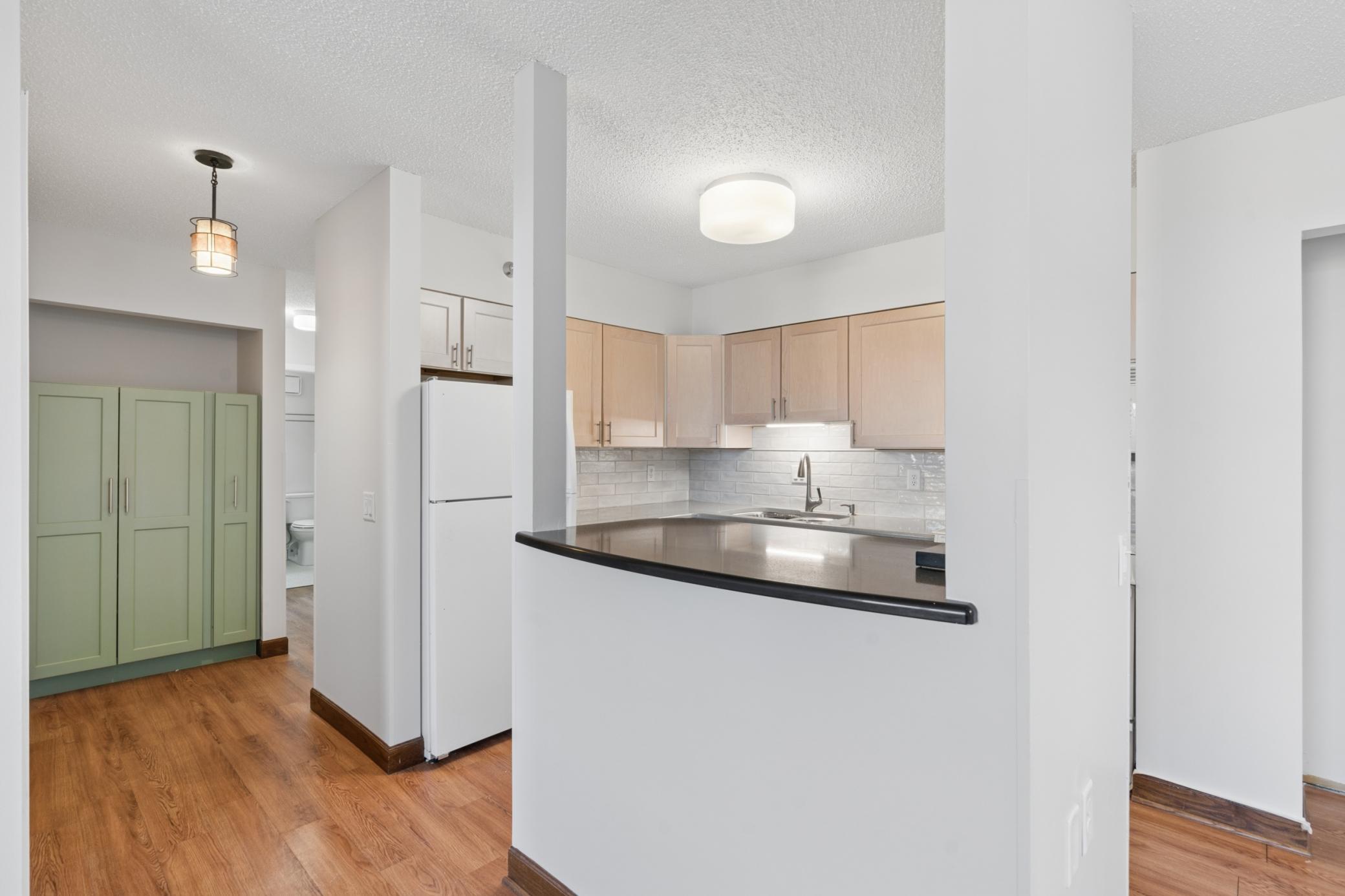 7600 Golden Valley Road, Unit 405 Golden Valley, MN 55427 - Photo 5 of 35