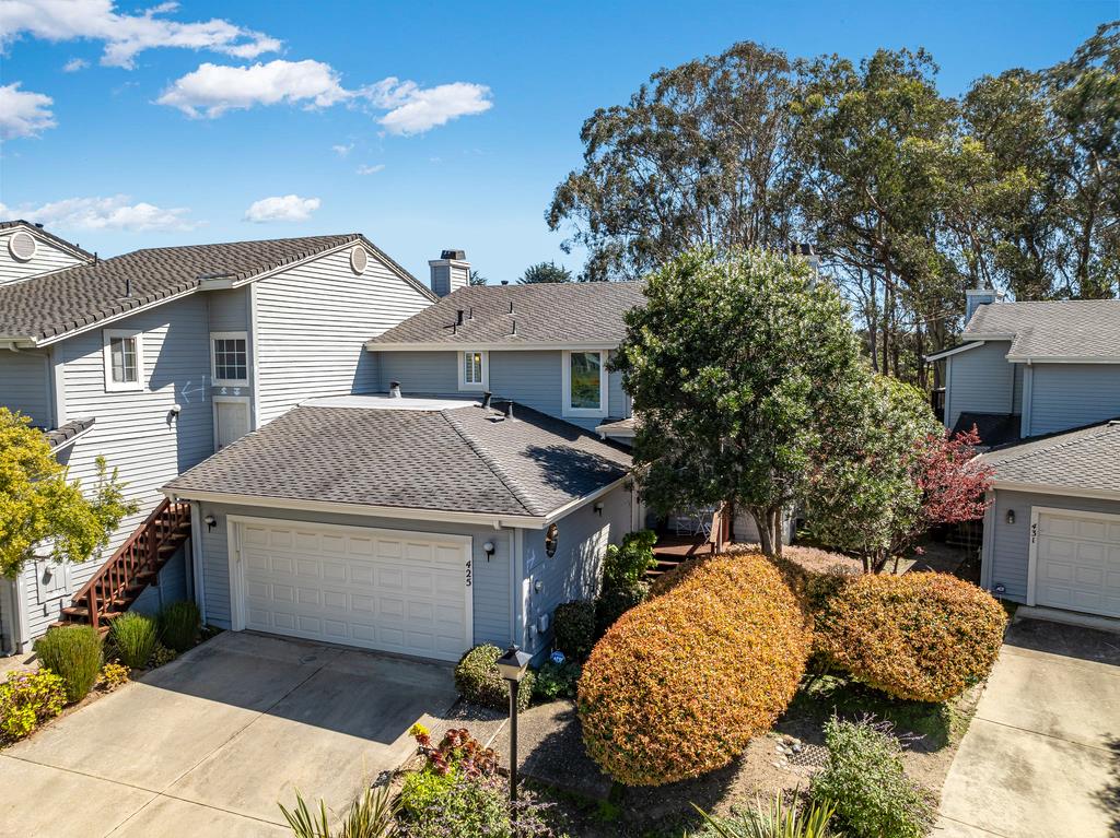 425 Canon Del Sol La Selva Beach, CA 95076 - Photo 40 of 59 a view of backyard of a house