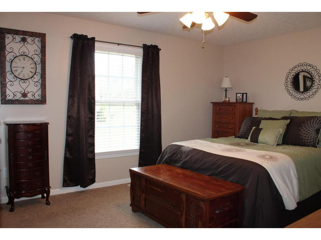 614 Fordtown Road Kingsport, TN 37663 - Photo 8 of 18 Master Bedroom