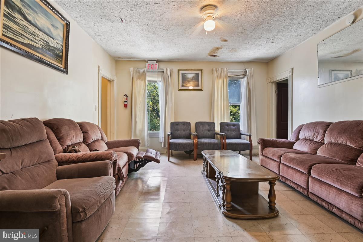 4515 Bowleys Lane Baltimore, MD 21206 - Photo 14 of 37