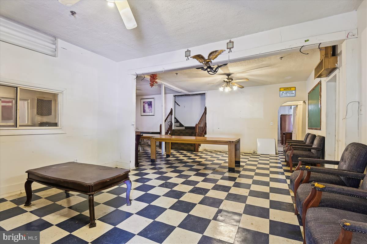 4515 Bowleys Lane Baltimore, MD 21206 - Photo 4 of 37