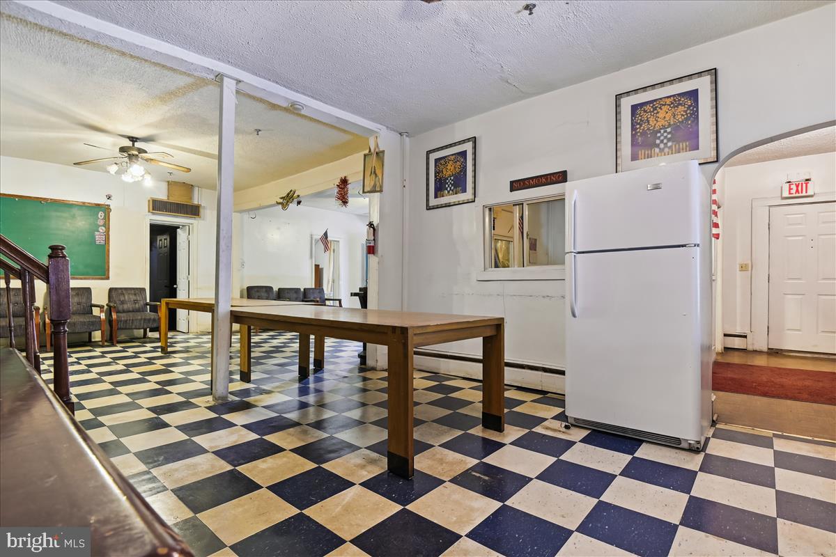 4515 Bowleys Lane Baltimore, MD 21206 - Photo 6 of 37