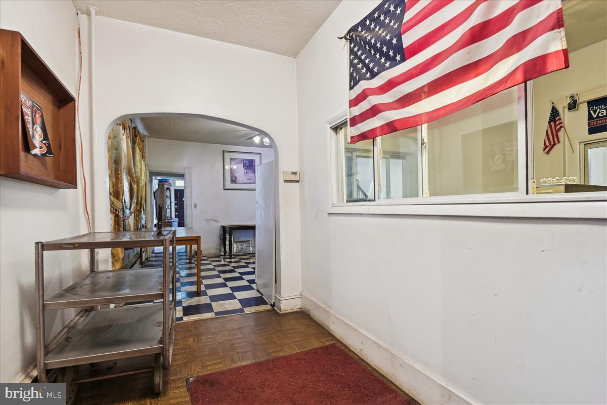 4515 Bowleys Lane Baltimore, MD 21206 - Photo 7 of 37