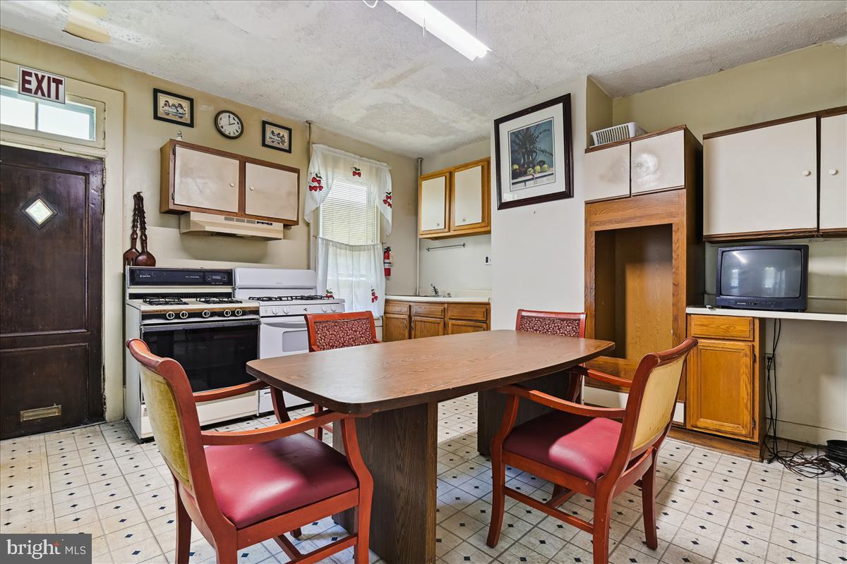 4515 Bowleys Lane Baltimore, MD 21206 - Photo 9 of 37