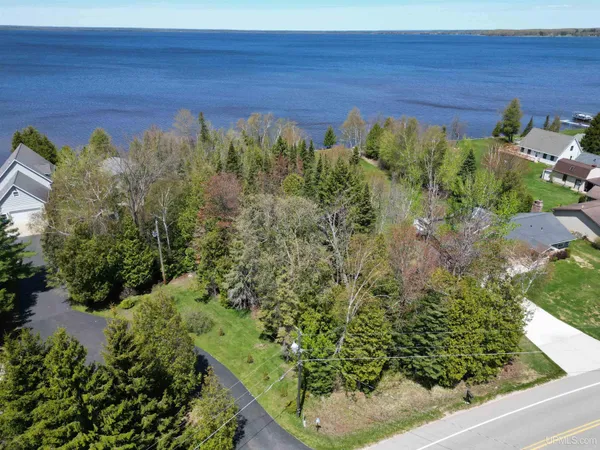$95,000 | 441 County Road 441 Road, Manistique, MI 49854