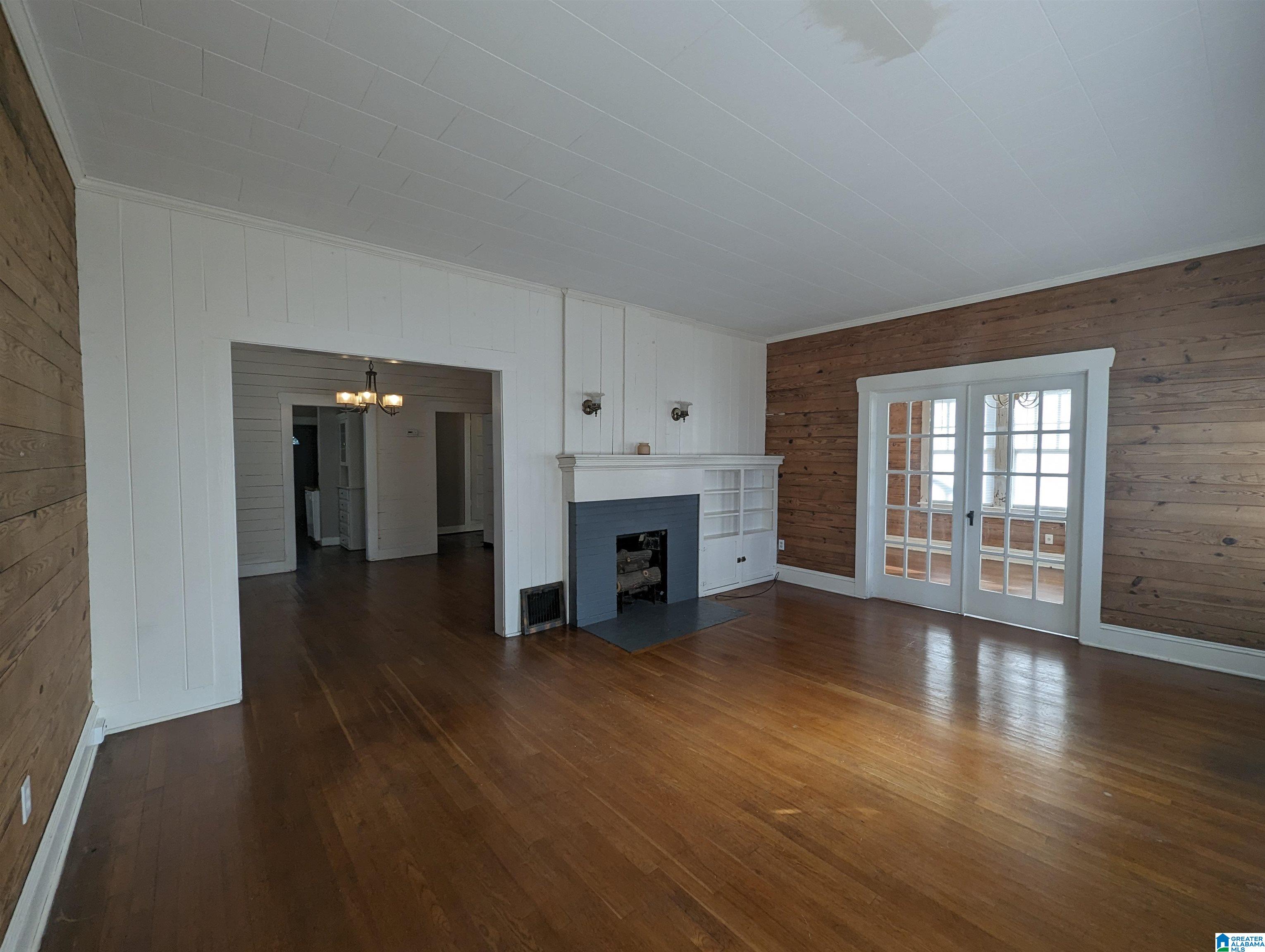 423 Goodwin Avenue Anniston, AL 36207 - Photo 3 of 41