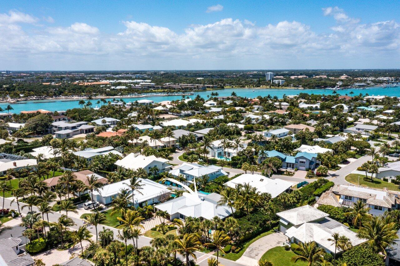 33 Ocean Drive Jupiter Inlet Colony, FL 33469 - Photo 5 of 30 an aerial view of a city