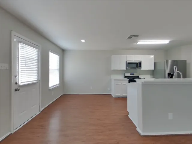 $1,779 | 8227 Radial Court, Rosharon, TX 77583