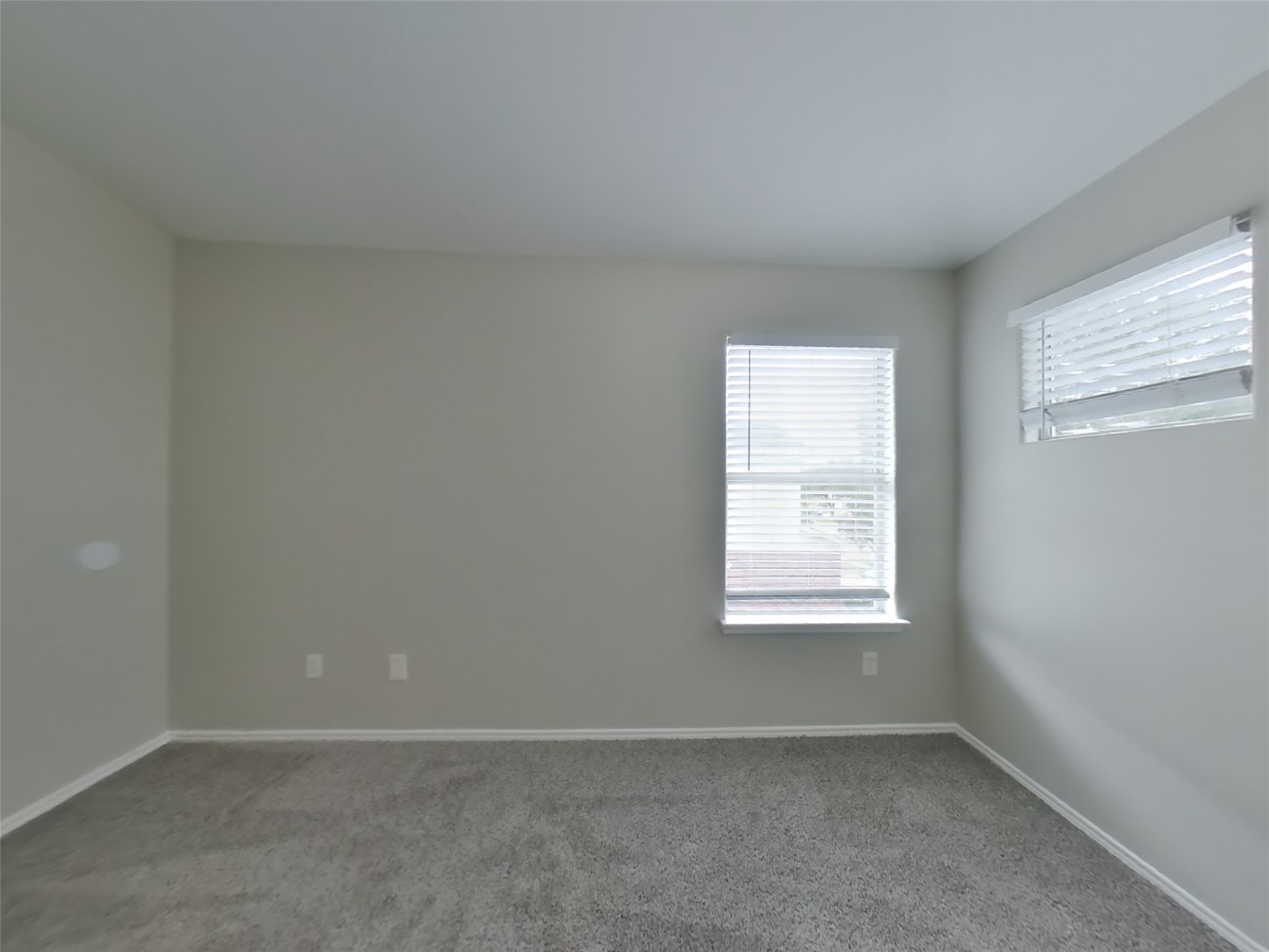 8227 Radial Court Rosharon, TX 77583 - Photo 8 of 16 an empty room with window