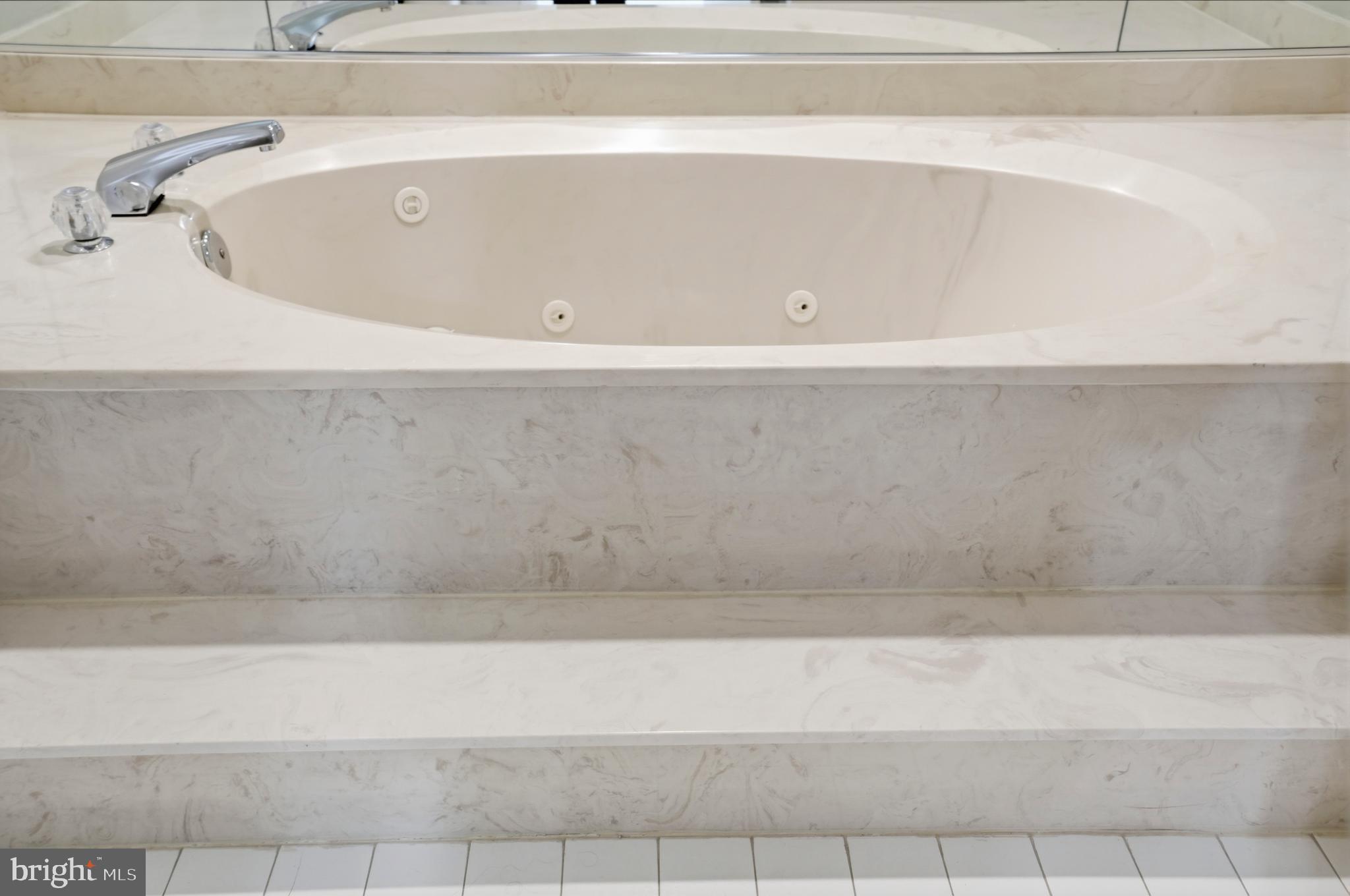 3021 Fallstaff Road, Unit 502B Baltimore, MD 21209 - Photo 21 of 39 a bathroom with a bathtub