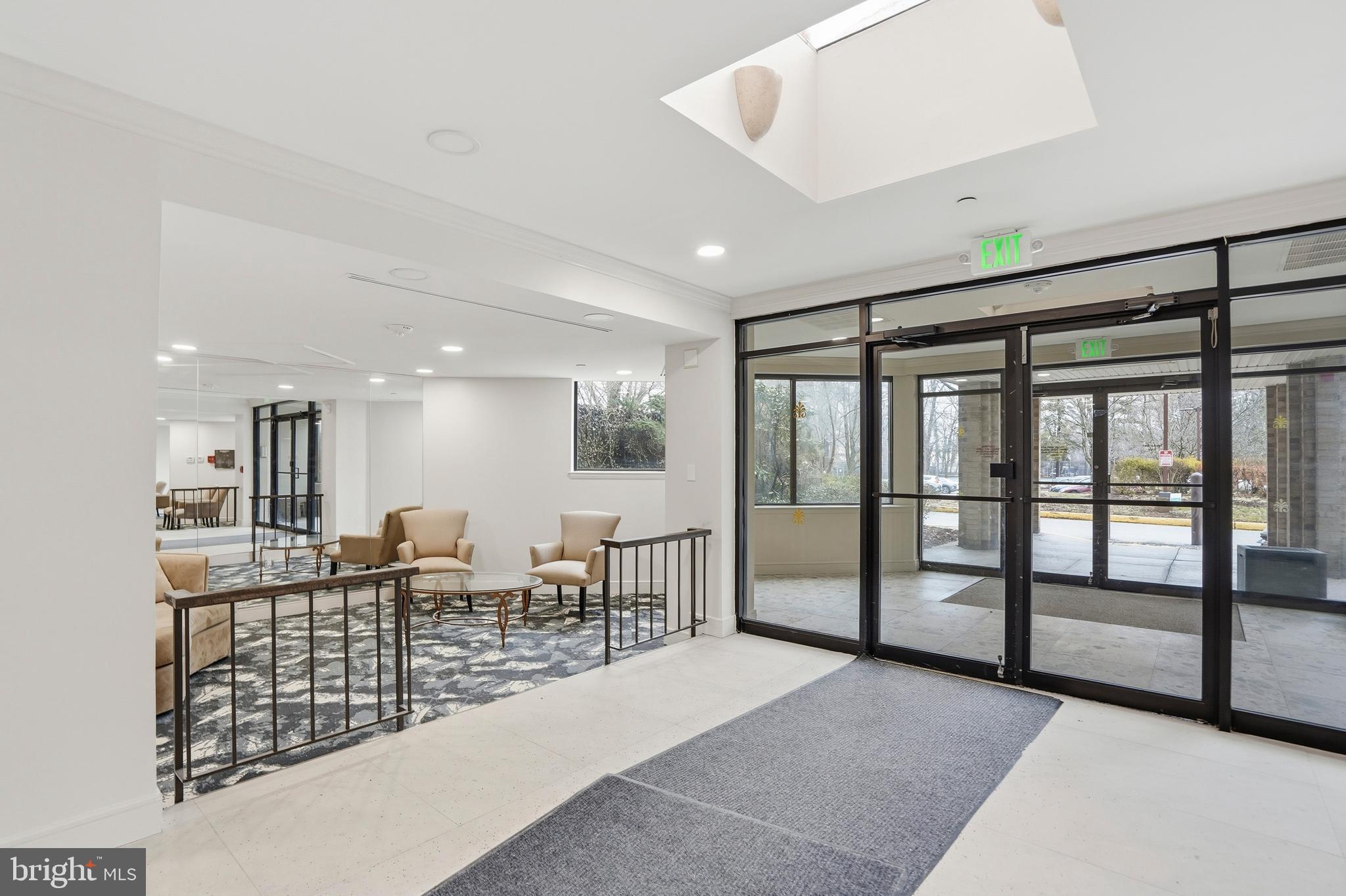 3021 Fallstaff Road, Unit 502B Baltimore, MD 21209 - Photo 29 of 39 a living room with furniture