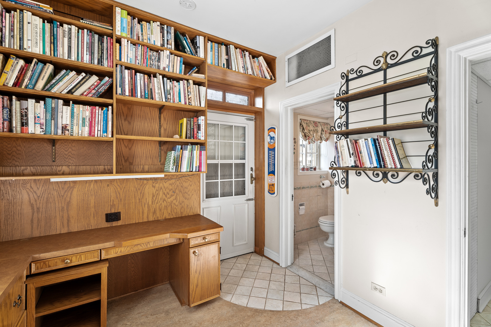 2912 North Commonwealth Avenue, Unit 11CD Chicago, IL 60657 - Photo 14 of 33