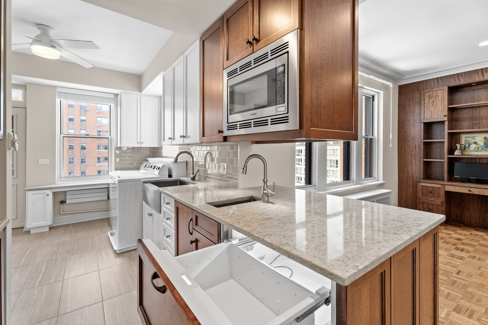 2912 North Commonwealth Avenue, Unit 11CD Chicago, IL 60657 - Photo 19 of 33