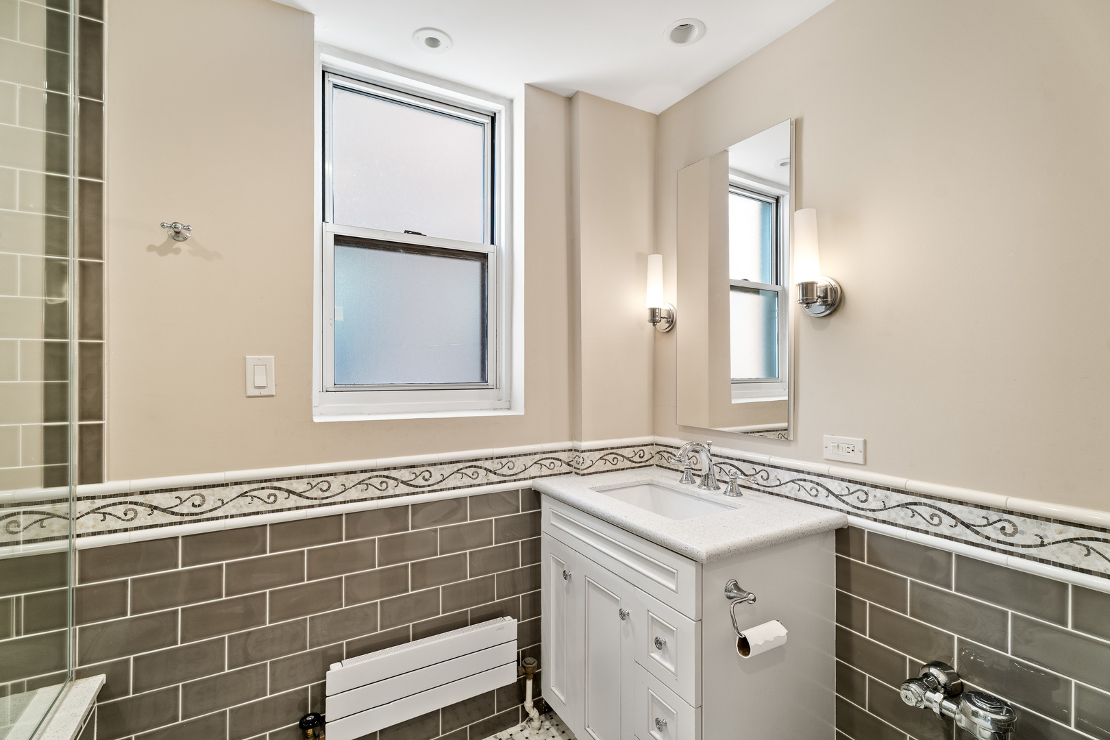 2912 North Commonwealth Avenue, Unit 11CD Chicago, IL 60657 - Photo 23 of 33