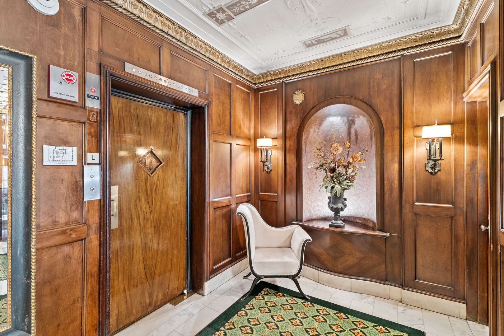 2912 North Commonwealth Avenue, Unit 11CD Chicago, IL 60657 - Photo 4 of 33