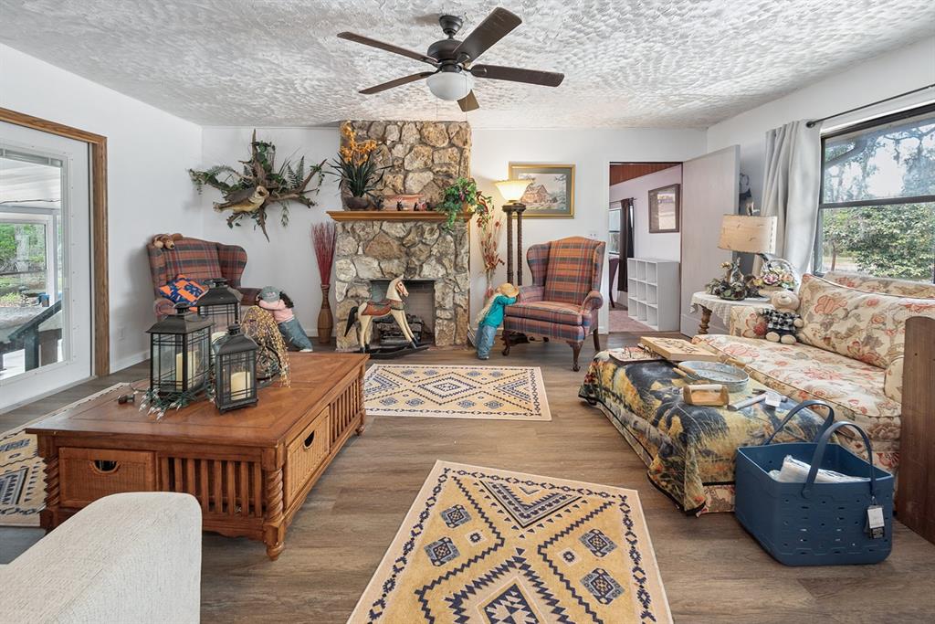 6308 Island Road Melrose, FL 32666 - Photo 4 of 28