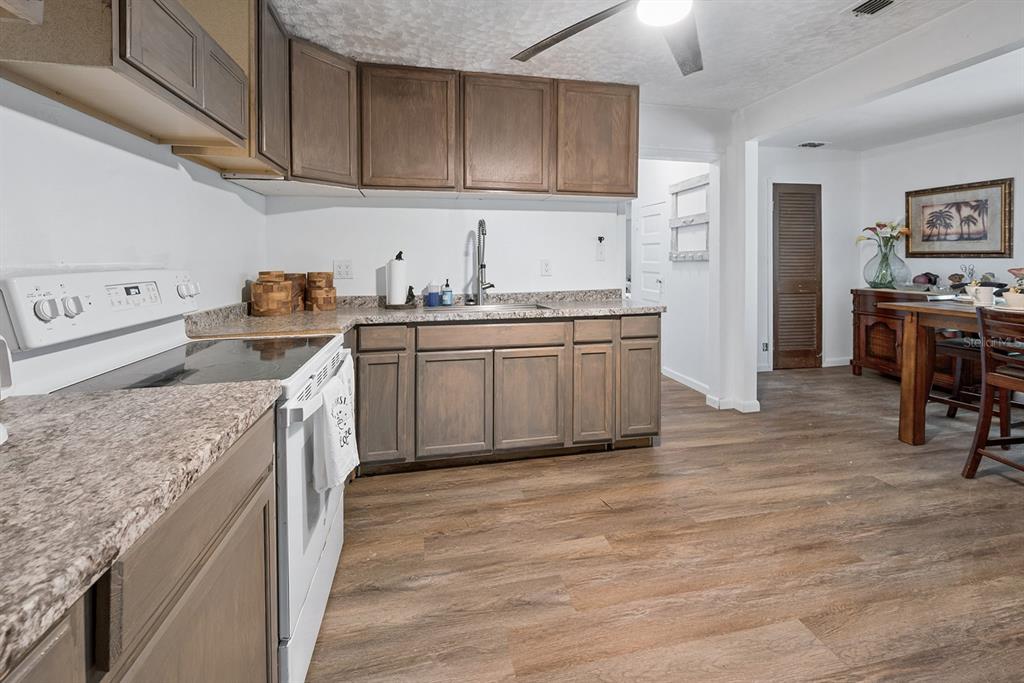 6308 Island Road Melrose, FL 32666 - Photo 7 of 28