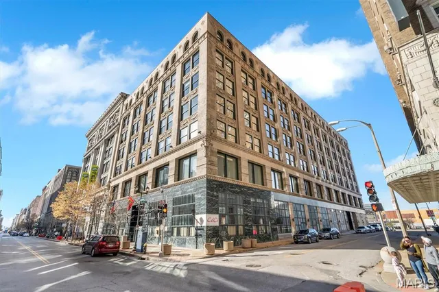 $215,000 | 901 Washington Avenue, Unit 201, St. Louis, MO 63101