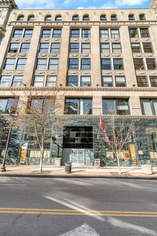 $215,000 | 901 Washington Avenue, Unit 201, St. Louis, MO 63101