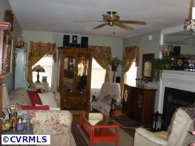 12405 South Ridge Circle Midlothian, VA 23112 - Photo 4 of 10 Other - Another View of Family Room