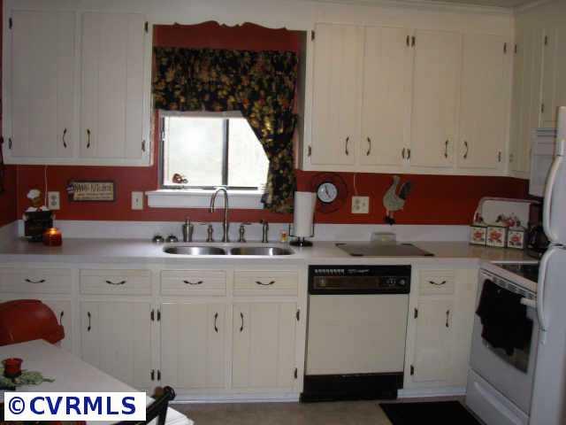 12405 South Ridge Circle Midlothian, VA 23112 - Photo 5 of 10 Other - Kitchen