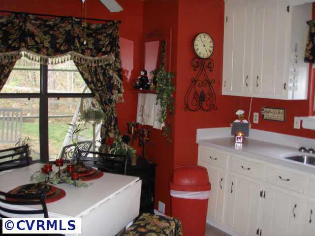 12405 South Ridge Circle Midlothian, VA 23112 - Photo 6 of 10 Other - Another View of Kitchen